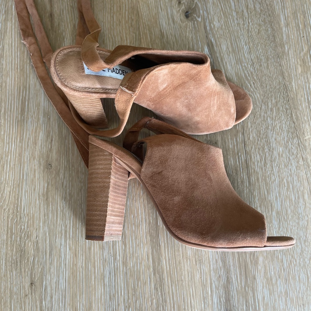 Steve Madden Tan Heels Peep-Toe Mule